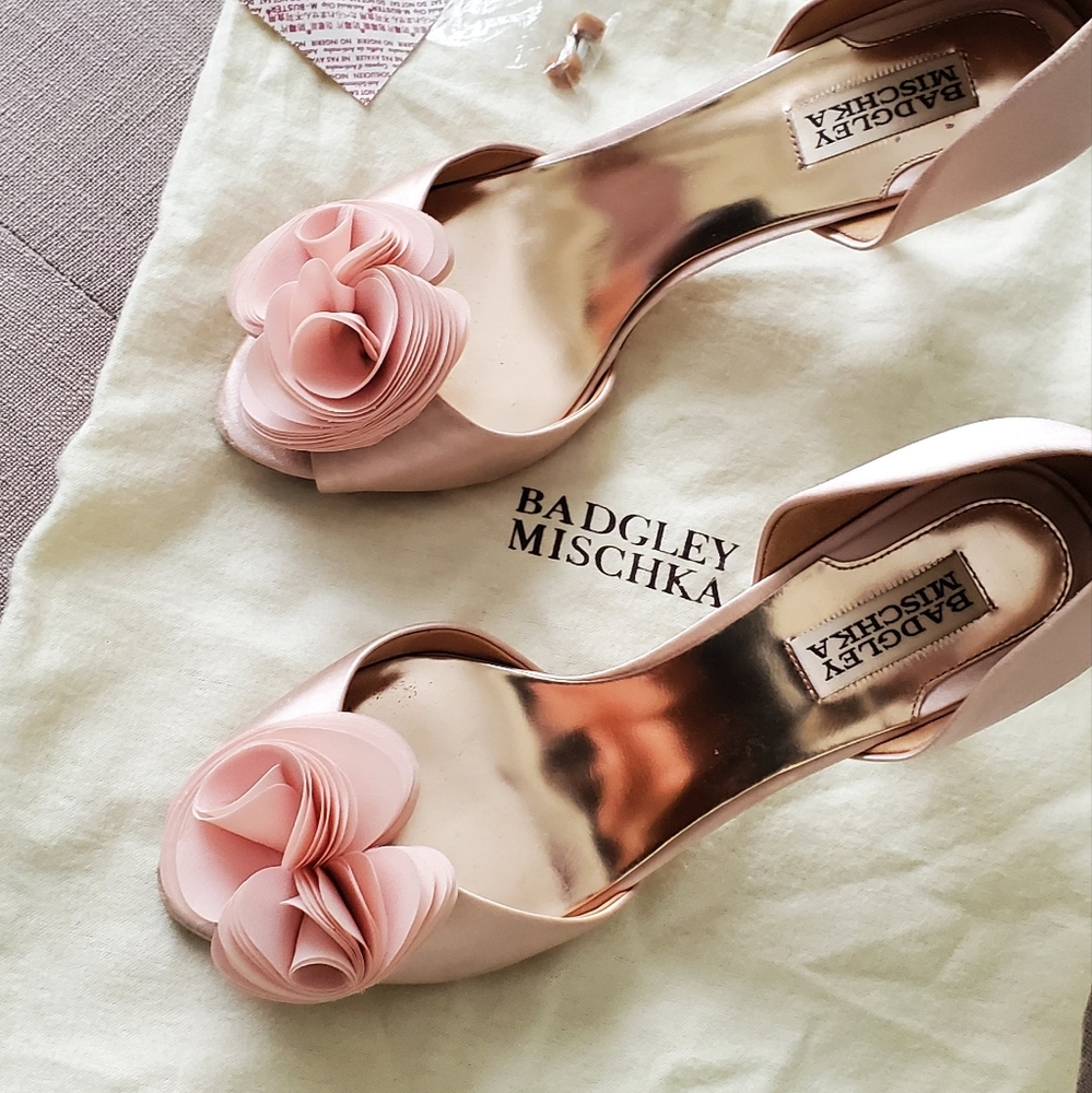 Badgley Mischka Peep Toe Heels pale pink/ blush color- Discounted Shipping!